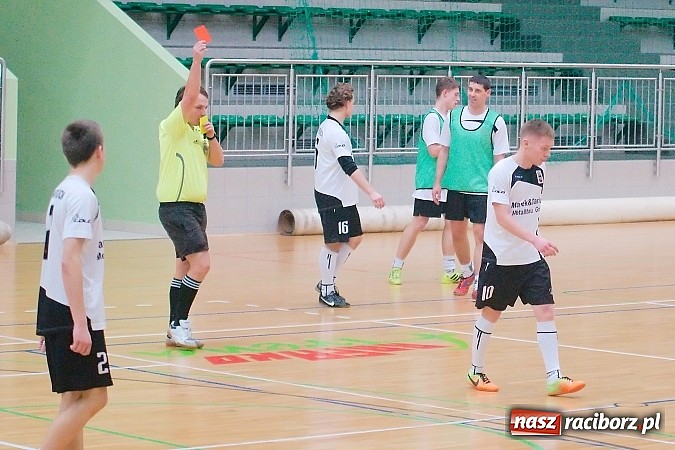 Zdjęcie w galerii na portalu naszraciborz.pl: HLPN: Pierwsze zwycięstwo Feniksa. Morze epitetów w II lidze wiadomości z regionu