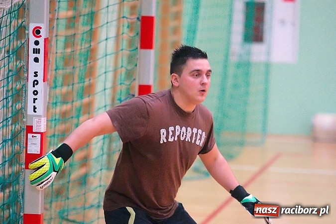 Zdjęcie w galerii na portalu naszraciborz.pl: HLPN: Pierwsze zwycięstwo Feniksa. Morze epitetów w II lidze wiadomości z regionu