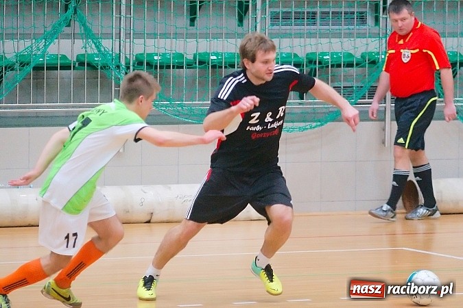 Zdjęcie w galerii na portalu naszraciborz.pl: HLPN: Pierwsze zwycięstwo Feniksa. Morze epitetów w II lidze wiadomości z regionu