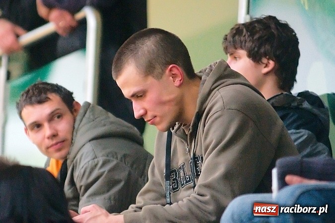 Zdjęcie w galerii na portalu naszraciborz.pl: HLPN: Pierwsze zwycięstwo Feniksa. Morze epitetów w II lidze wiadomości z regionu