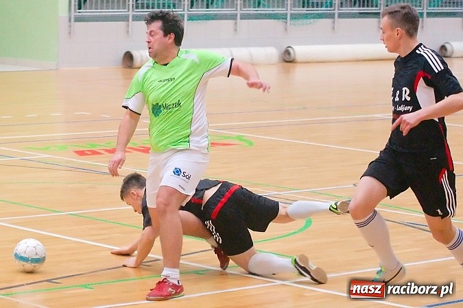 Zdjęcie w galerii na portalu naszraciborz.pl: HLPN: Pierwsze zwycięstwo Feniksa. Morze epitetów w II lidze wiadomości z regionu