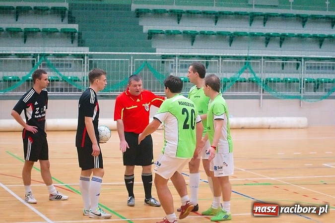 Zdjęcie w galerii na portalu naszraciborz.pl: HLPN: Pierwsze zwycięstwo Feniksa. Morze epitetów w II lidze wiadomości z regionu