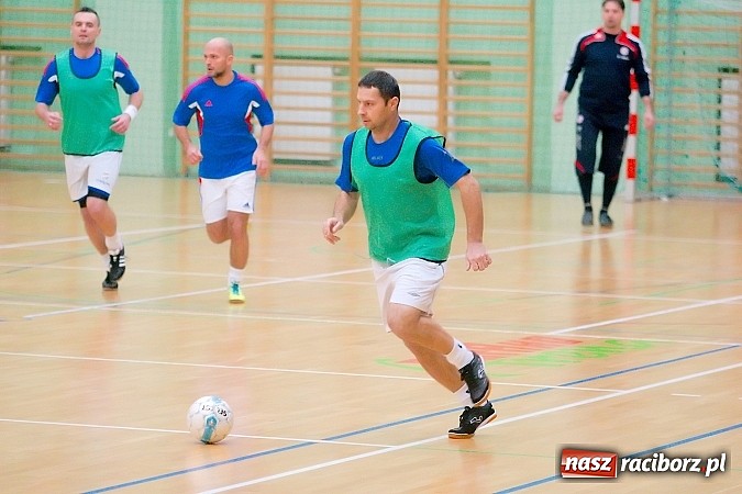 Zdjęcie w galerii na portalu naszraciborz.pl: HLPN: Pierwsze zwycięstwo Feniksa. Morze epitetów w II lidze wiadomości z regionu