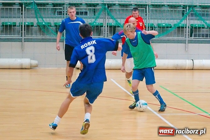 Zdjęcie w galerii na portalu naszraciborz.pl: HLPN: Pierwsze zwycięstwo Feniksa. Morze epitetów w II lidze wiadomości z regionu