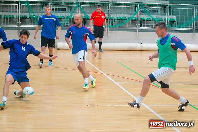 Zdjęcie w galerii na portalu naszraciborz.pl: HLPN: Pierwsze zwycięstwo Feniksa. Morze epitetów w II lidze wiadomości z regionu