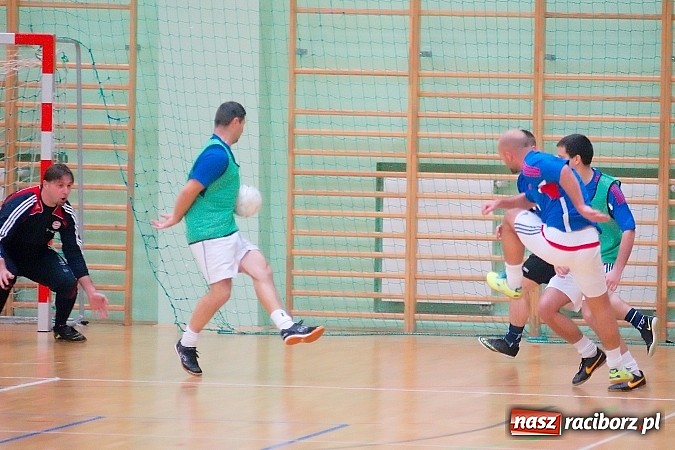 Zdjęcie w galerii na portalu naszraciborz.pl: HLPN: Pierwsze zwycięstwo Feniksa. Morze epitetów w II lidze wiadomości z regionu