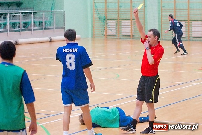 Zdjęcie w galerii na portalu naszraciborz.pl: HLPN: Pierwsze zwycięstwo Feniksa. Morze epitetów w II lidze wiadomości z regionu