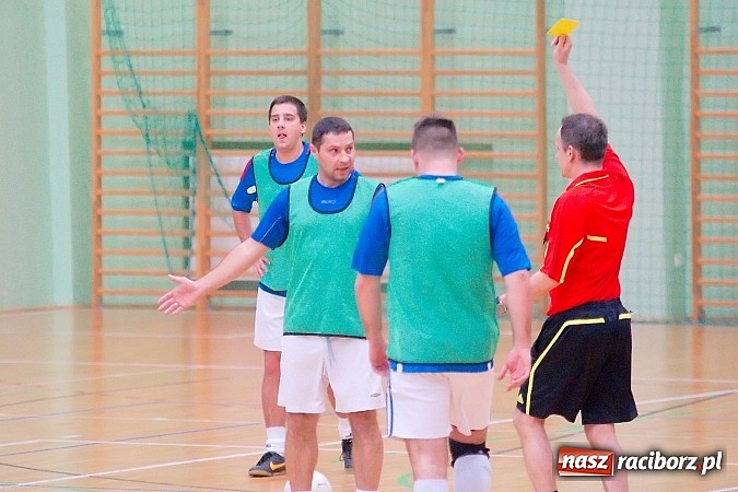 Zdjęcie w galerii na portalu naszraciborz.pl: HLPN: Pierwsze zwycięstwo Feniksa. Morze epitetów w II lidze wiadomości z regionu