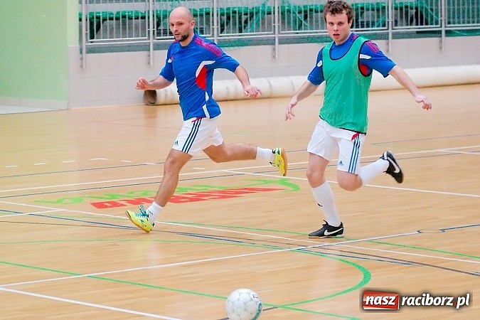 Zdjęcie w galerii na portalu naszraciborz.pl: HLPN: Pierwsze zwycięstwo Feniksa. Morze epitetów w II lidze wiadomości z regionu