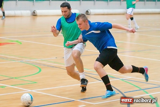 Zdjęcie w galerii na portalu naszraciborz.pl: HLPN: Pierwsze zwycięstwo Feniksa. Morze epitetów w II lidze wiadomości z regionu