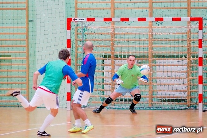 Zdjęcie w galerii na portalu naszraciborz.pl: HLPN: Pierwsze zwycięstwo Feniksa. Morze epitetów w II lidze wiadomości z regionu