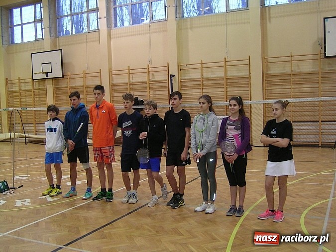 Zdjęcie w galerii na portalu naszraciborz.pl: Świąteczny turniej w badmintonie w ZSOMS      wiadomości z regionu