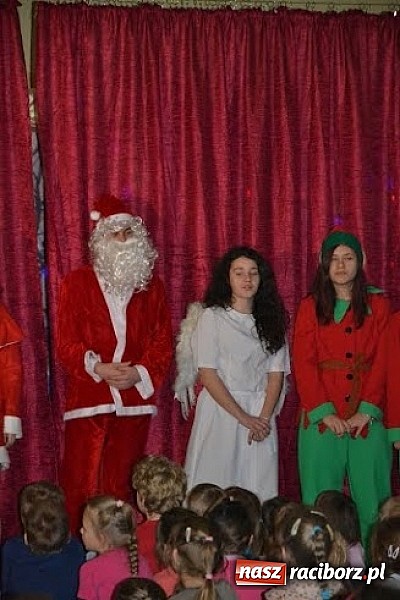 Zdjęcie w galerii na portalu naszraciborz.pl: Przedstawienie Santa loves all children dla najmłodszych dzieci z gminy Pietrowice Wielkie   wiadomości z regionu