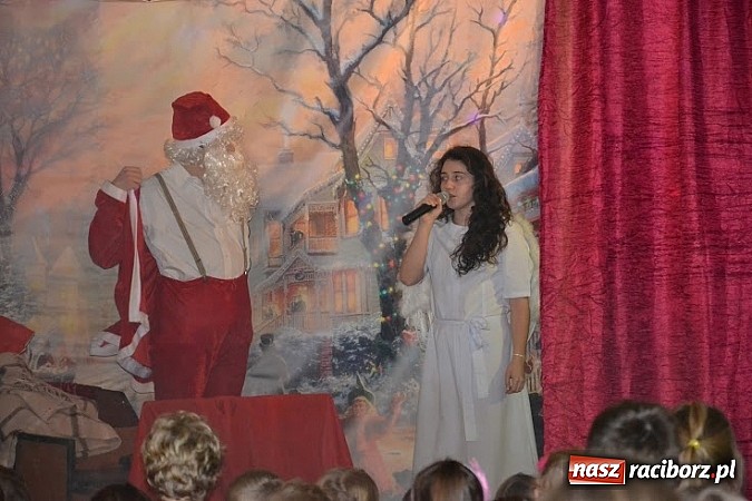 Zdjęcie w galerii na portalu naszraciborz.pl: Przedstawienie Santa loves all children dla najmłodszych dzieci z gminy Pietrowice Wielkie   wiadomości z regionu