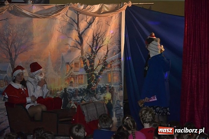 Zdjęcie w galerii na portalu naszraciborz.pl: Przedstawienie Santa loves all children dla najmłodszych dzieci z gminy Pietrowice Wielkie   wiadomości z regionu