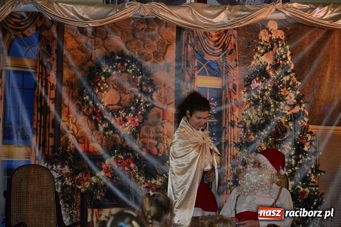 Zdjęcie w galerii na portalu naszraciborz.pl: Przedstawienie Santa loves all children dla najmłodszych dzieci z gminy Pietrowice Wielkie   wiadomości z regionu