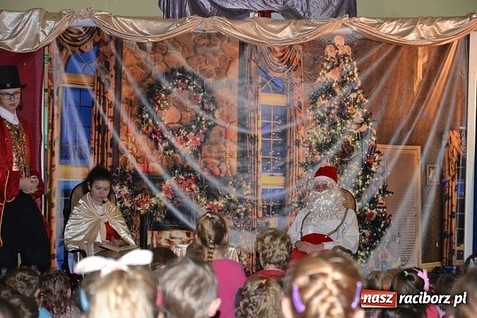 Zdjęcie w galerii na portalu naszraciborz.pl: Przedstawienie Santa loves all children dla najmłodszych dzieci z gminy Pietrowice Wielkie   wiadomości z regionu
