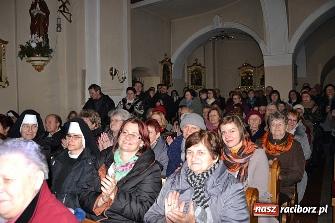 Zdjęcie w galerii na portalu naszraciborz.pl: Krzyżanowice. Przyjmijcie miłość Bożej Dzieciny  wiadomości z regionu