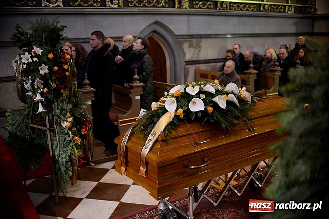 Zdjęcie w galerii na portalu naszraciborz.pl: Racibórz pożegnał śp. Michała Szepelawego, rektora Państwowej Wyższej Szkoły Zawodowej wiadomości z regionu