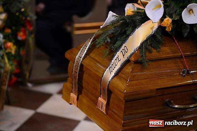 Zdjęcie w galerii na portalu naszraciborz.pl: Racibórz pożegnał śp. Michała Szepelawego, rektora Państwowej Wyższej Szkoły Zawodowej wiadomości z regionu