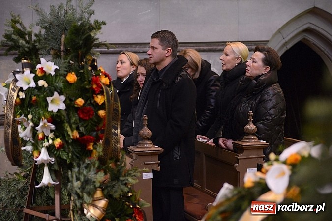 Zdjęcie w galerii na portalu naszraciborz.pl: Racibórz pożegnał śp. Michała Szepelawego, rektora Państwowej Wyższej Szkoły Zawodowej wiadomości z regionu