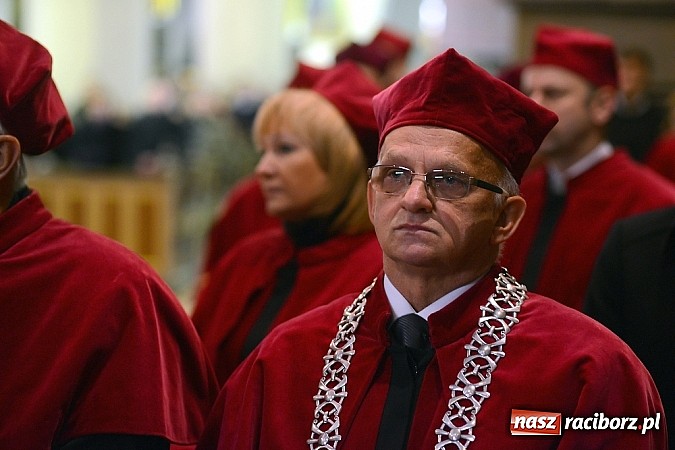 Zdjęcie w galerii na portalu naszraciborz.pl: Racibórz pożegnał śp. Michała Szepelawego, rektora Państwowej Wyższej Szkoły Zawodowej wiadomości z regionu