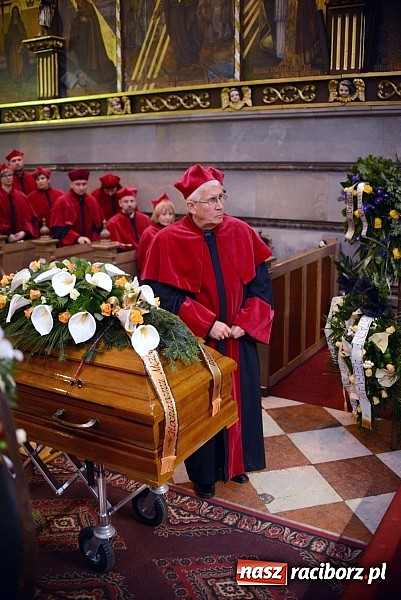 Zdjęcie w galerii na portalu naszraciborz.pl: Racibórz pożegnał śp. Michała Szepelawego, rektora Państwowej Wyższej Szkoły Zawodowej wiadomości z regionu