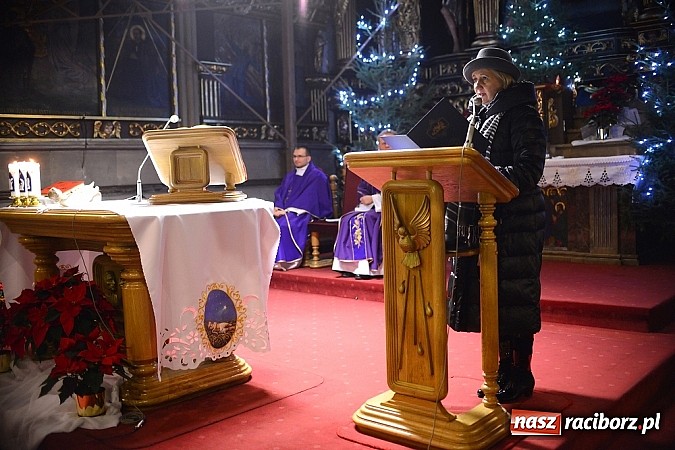 Zdjęcie w galerii na portalu naszraciborz.pl: Racibórz pożegnał śp. Michała Szepelawego, rektora Państwowej Wyższej Szkoły Zawodowej wiadomości z regionu