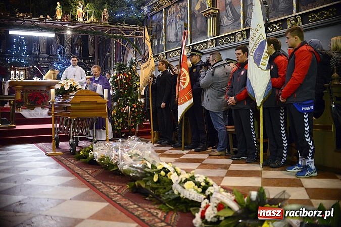 Zdjęcie w galerii na portalu naszraciborz.pl: Racibórz pożegnał śp. Michała Szepelawego, rektora Państwowej Wyższej Szkoły Zawodowej wiadomości z regionu