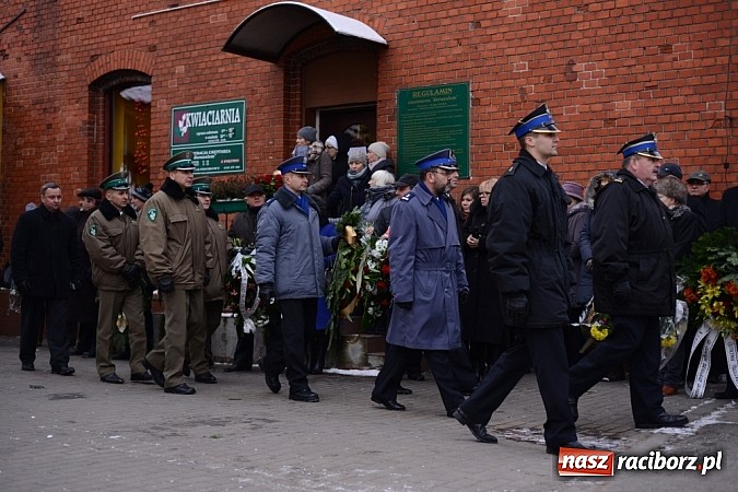 Zdjęcie w galerii na portalu naszraciborz.pl: Racibórz pożegnał śp. Michała Szepelawego, rektora Państwowej Wyższej Szkoły Zawodowej wiadomości z regionu