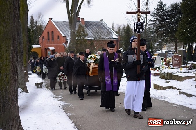 Zdjęcie w galerii na portalu naszraciborz.pl: Racibórz pożegnał śp. Michała Szepelawego, rektora Państwowej Wyższej Szkoły Zawodowej wiadomości z regionu