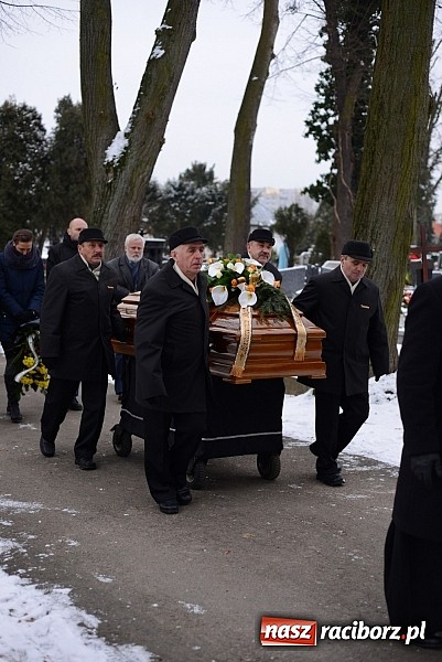Zdjęcie w galerii na portalu naszraciborz.pl: Racibórz pożegnał śp. Michała Szepelawego, rektora Państwowej Wyższej Szkoły Zawodowej wiadomości z regionu