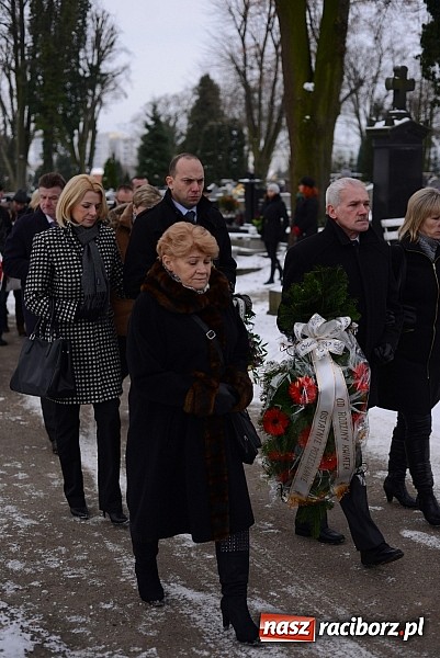 Zdjęcie w galerii na portalu naszraciborz.pl: Racibórz pożegnał śp. Michała Szepelawego, rektora Państwowej Wyższej Szkoły Zawodowej wiadomości z regionu