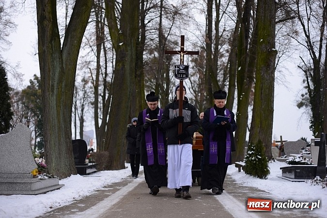 Zdjęcie w galerii na portalu naszraciborz.pl: Racibórz pożegnał śp. Michała Szepelawego, rektora Państwowej Wyższej Szkoły Zawodowej wiadomości z regionu