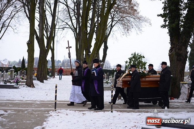 Zdjęcie w galerii na portalu naszraciborz.pl: Racibórz pożegnał śp. Michała Szepelawego, rektora Państwowej Wyższej Szkoły Zawodowej wiadomości z regionu