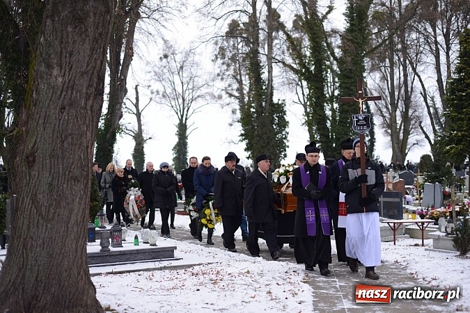 Zdjęcie w galerii na portalu naszraciborz.pl: Racibórz pożegnał śp. Michała Szepelawego, rektora Państwowej Wyższej Szkoły Zawodowej wiadomości z regionu