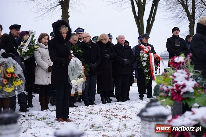 Zdjęcie w galerii na portalu naszraciborz.pl: Racibórz pożegnał śp. Michała Szepelawego, rektora Państwowej Wyższej Szkoły Zawodowej wiadomości z regionu