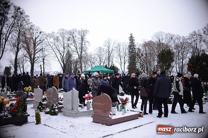 Zdjęcie w galerii na portalu naszraciborz.pl: Racibórz pożegnał śp. Michała Szepelawego, rektora Państwowej Wyższej Szkoły Zawodowej wiadomości z regionu