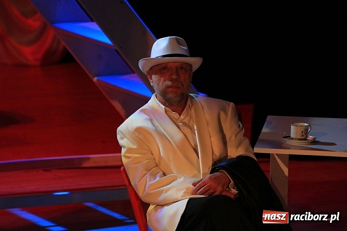 Zdjęcie w galerii na portalu naszraciborz.pl: Niech żyje bal! Wyjątkowe sylwestrowe widowisko w Raciborskim Centrum Kultury wiadomości z regionu