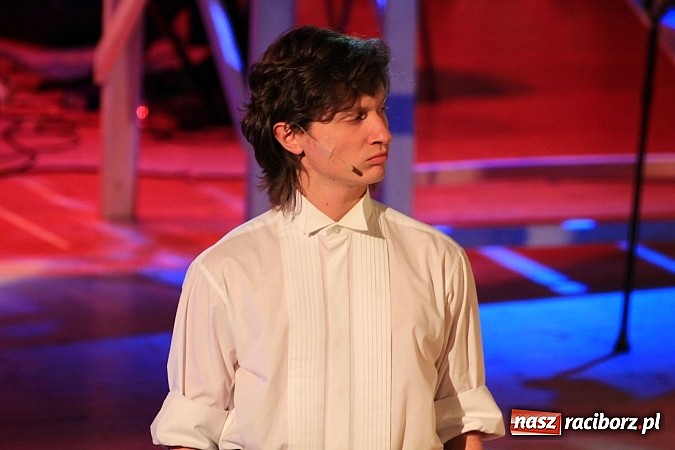 Zdjęcie w galerii na portalu naszraciborz.pl: Niech żyje bal! Wyjątkowe sylwestrowe widowisko w Raciborskim Centrum Kultury wiadomości z regionu