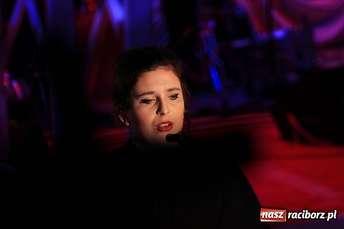 Zdjęcie w galerii na portalu naszraciborz.pl: Niech żyje bal! Wyjątkowe sylwestrowe widowisko w Raciborskim Centrum Kultury wiadomości z regionu