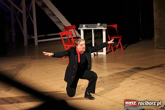 Zdjęcie w galerii na portalu naszraciborz.pl: Niech żyje bal! Wyjątkowe sylwestrowe widowisko w Raciborskim Centrum Kultury wiadomości z regionu