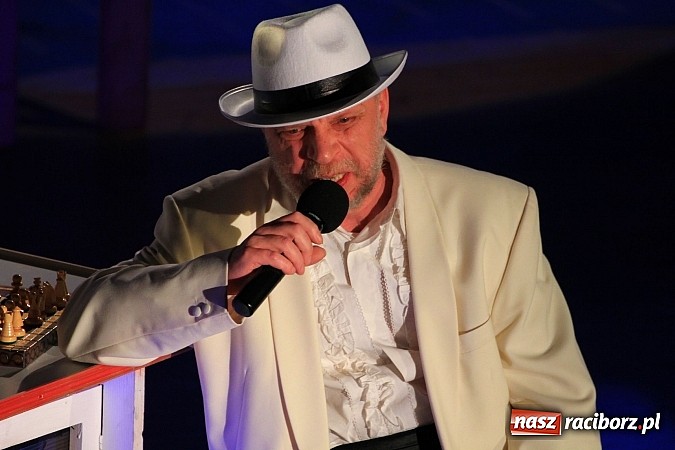 Zdjęcie w galerii na portalu naszraciborz.pl: Niech żyje bal! Wyjątkowe sylwestrowe widowisko w Raciborskim Centrum Kultury wiadomości z regionu