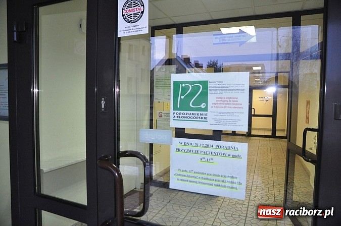 Zdjęcie w galerii na portalu naszraciborz.pl: Zamknięte drzwi przychodni w Raciborzu, Krzanowicach i Kuźni Raciborskiej wiadomości z regionu