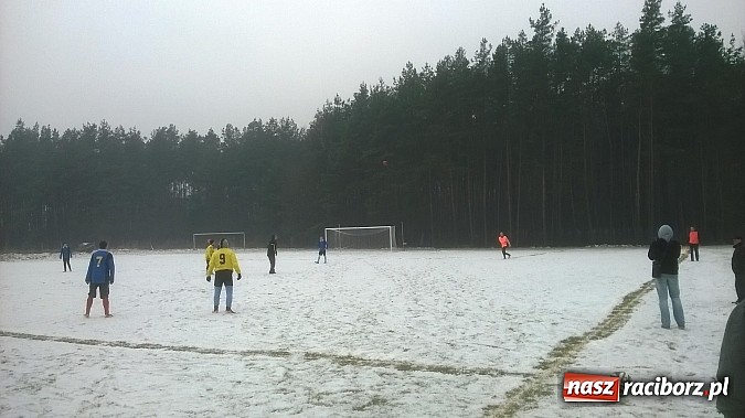 Zdjęcie w galerii na portalu naszraciborz.pl: Noworoczny pojedynek na śniegu w Rudzie Kozielskiej  wiadomości z regionu