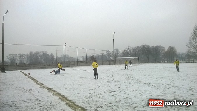 Zdjęcie w galerii na portalu naszraciborz.pl: Noworoczny pojedynek na śniegu w Rudzie Kozielskiej  wiadomości z regionu