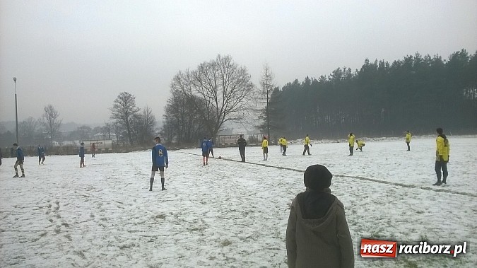 Zdjęcie w galerii na portalu naszraciborz.pl: Noworoczny pojedynek na śniegu w Rudzie Kozielskiej  wiadomości z regionu