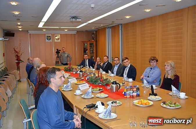 Zdjęcie w galerii na portalu naszraciborz.pl: Laureaci konkursu EkoInstalacja 2014 nagrodzeni  wiadomości z regionu