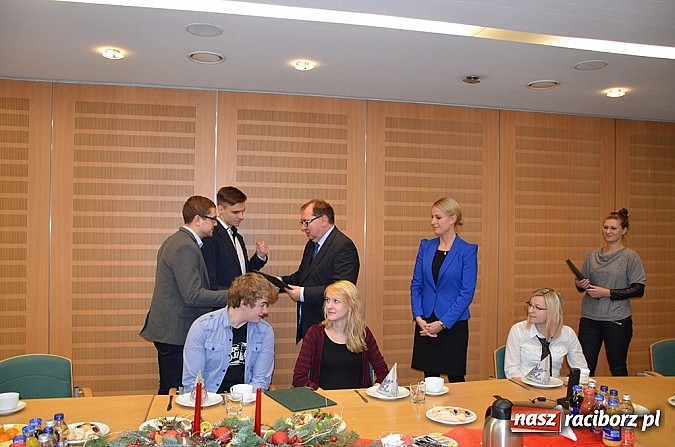 Zdjęcie w galerii na portalu naszraciborz.pl: Laureaci konkursu EkoInstalacja 2014 nagrodzeni  wiadomości z regionu