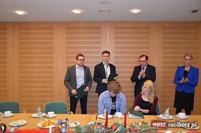 Zdjęcie w galerii na portalu naszraciborz.pl: Laureaci konkursu EkoInstalacja 2014 nagrodzeni  wiadomości z regionu